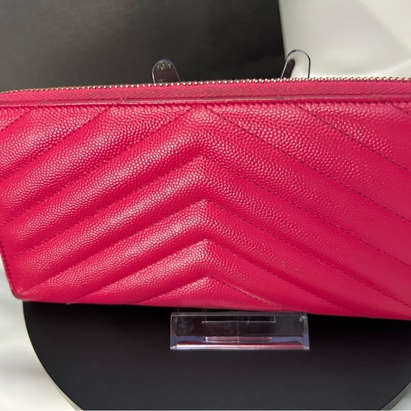 Saint Laurent Matelasse Grain de
Poudre Monogram Zip Around - Picture 12 of 16